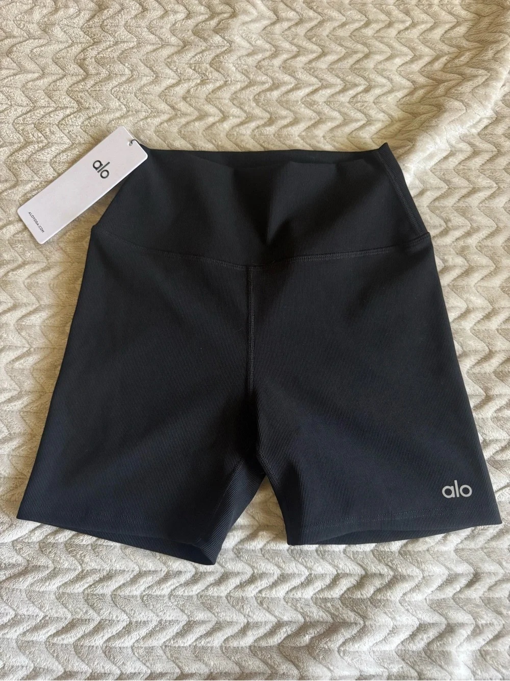 ALO Yoga Black High-Rise Women's Bike Shorts